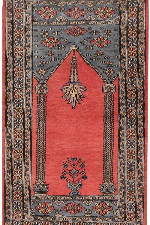 Indian Red Prayer 2' 6 x 4' 6 -SKU 44536